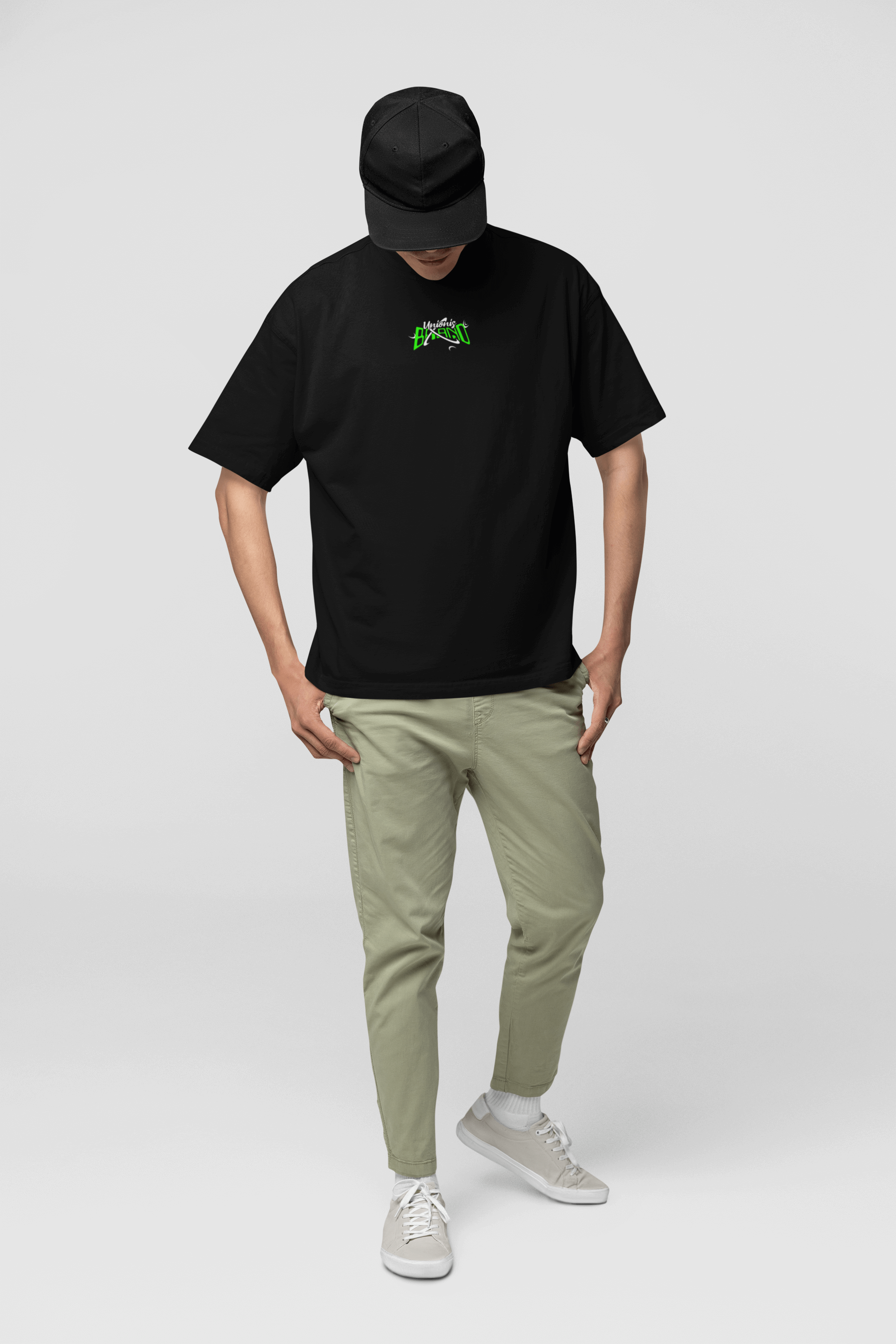 T-shirt Monogram Unionis nero in cotone 100% con fit oversize unisex, grafica verde brillante, 180 gr, made in Italy, boxyfit.